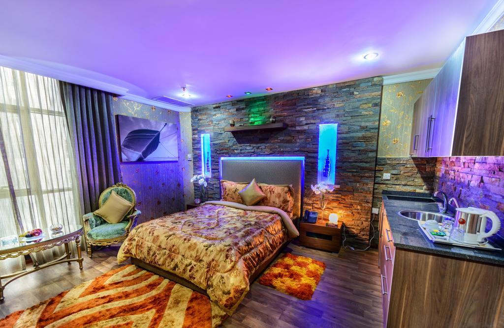 Bravo Royal Hotel Suites Kuwait City Esterno foto