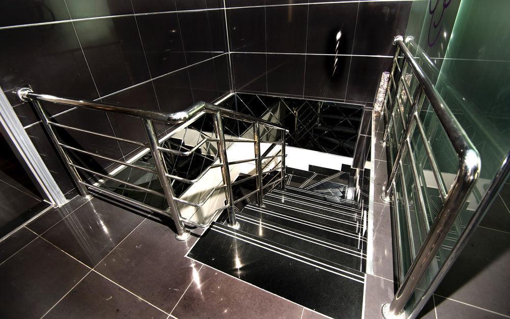 Bravo Royal Hotel Suites Kuwait City Esterno foto