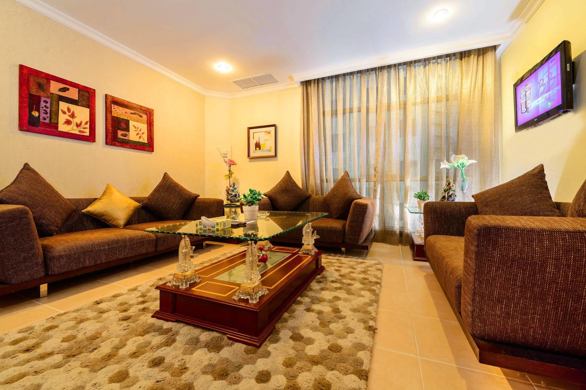 Bravo Royal Hotel Suites Kuwait City Esterno foto
