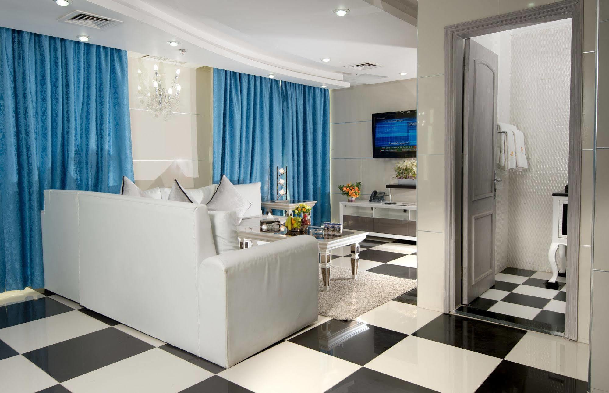 Bravo Royal Hotel Suites Kuwait City Esterno foto