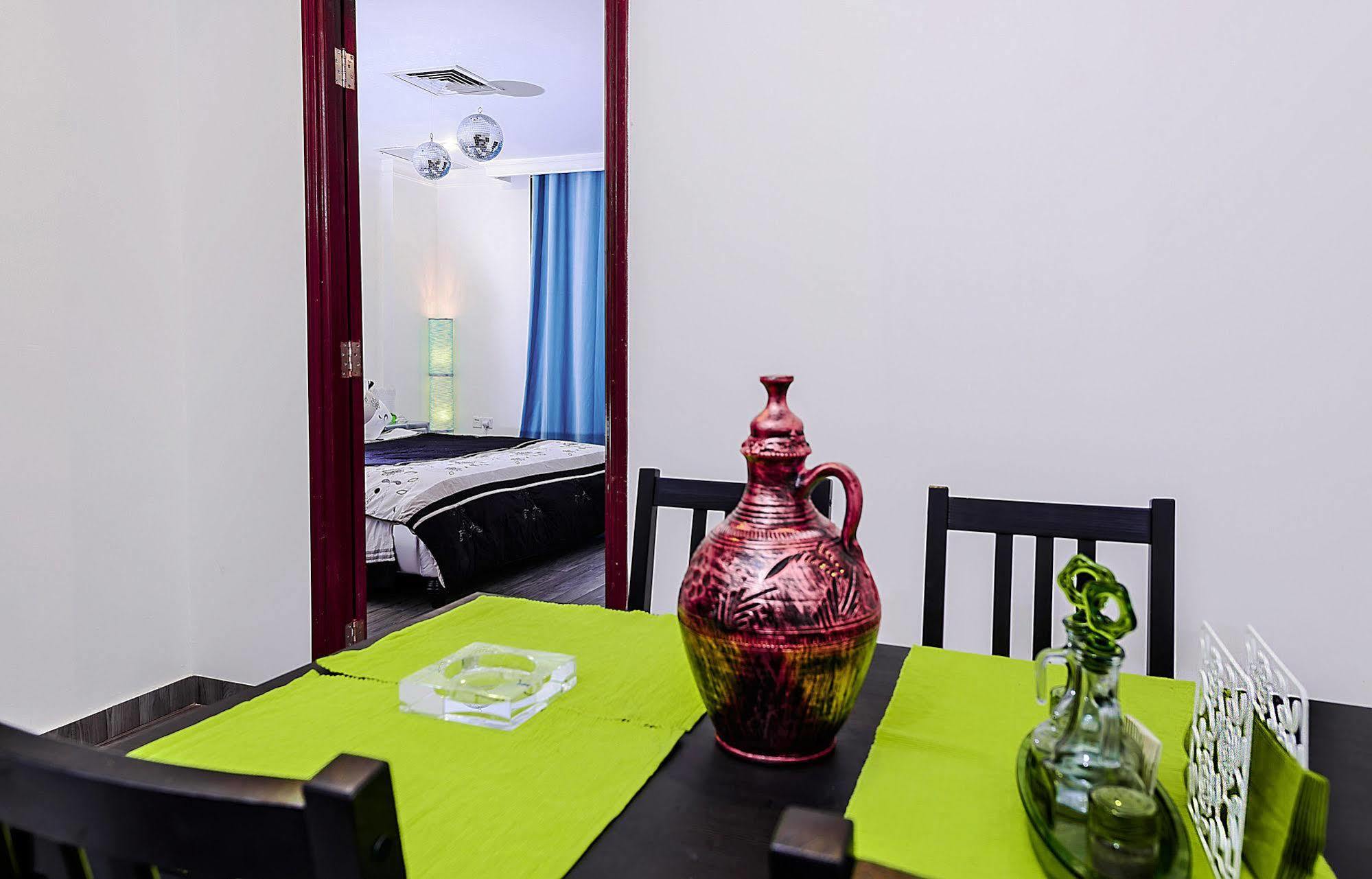 Bravo Royal Hotel Suites Kuwait City Esterno foto