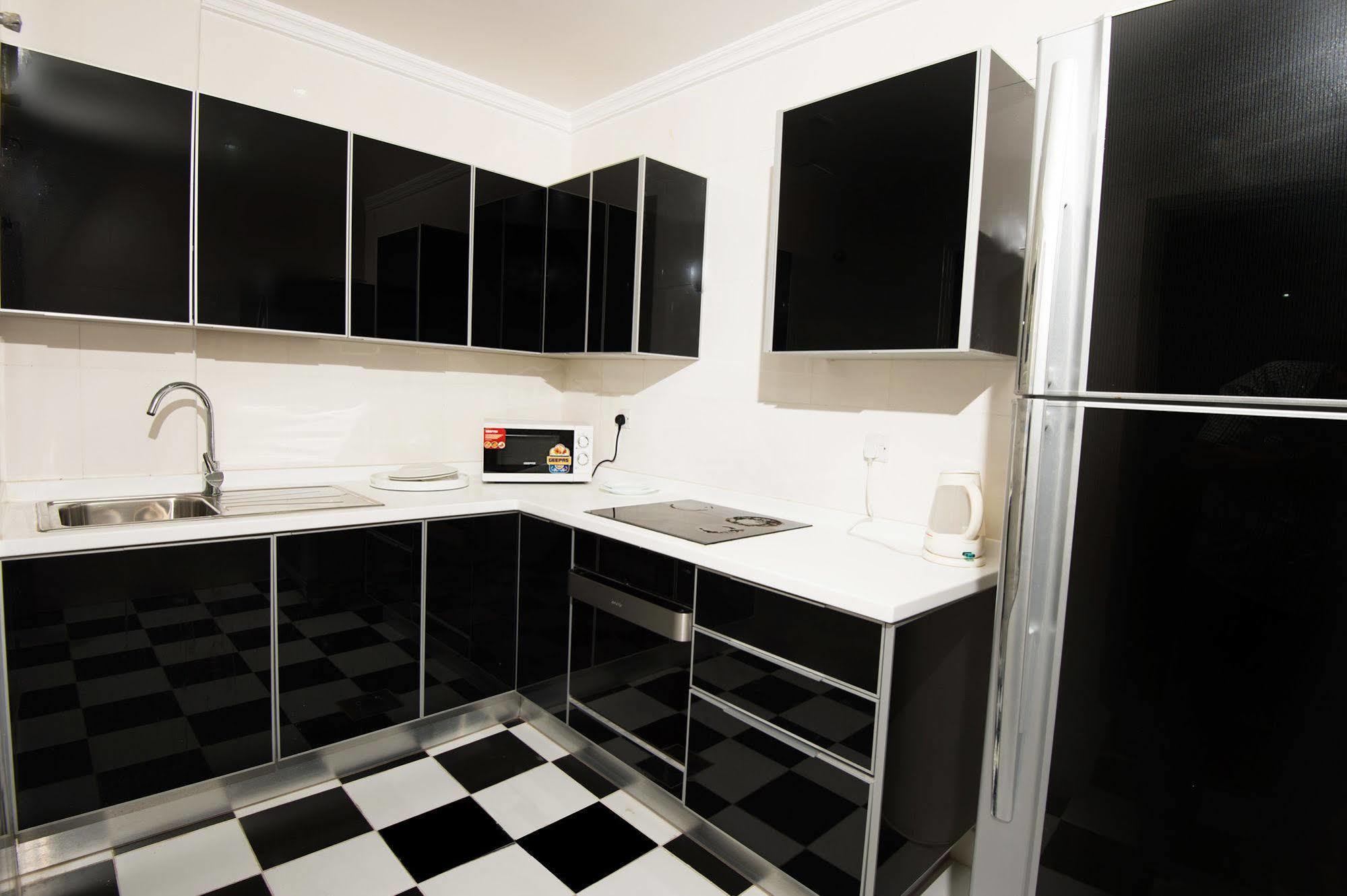 Bravo Royal Hotel Suites Kuwait City Esterno foto